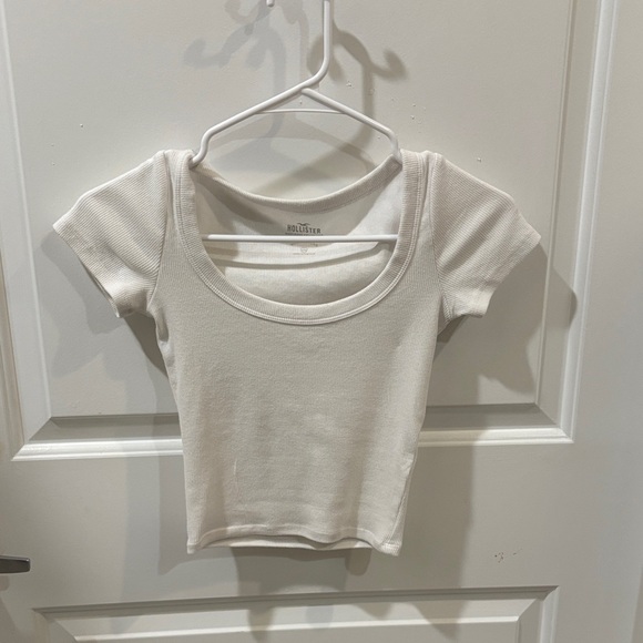 Hollister Tops - Hollister Women's White Short Sleeve Top